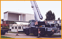 So sieht der Aufbau bzw Abbau einer Containeranlage aus